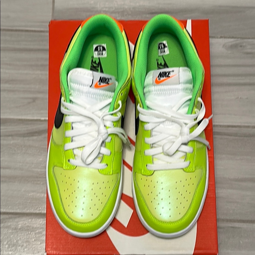 Nike Green and White Sneakers with Gradient Design